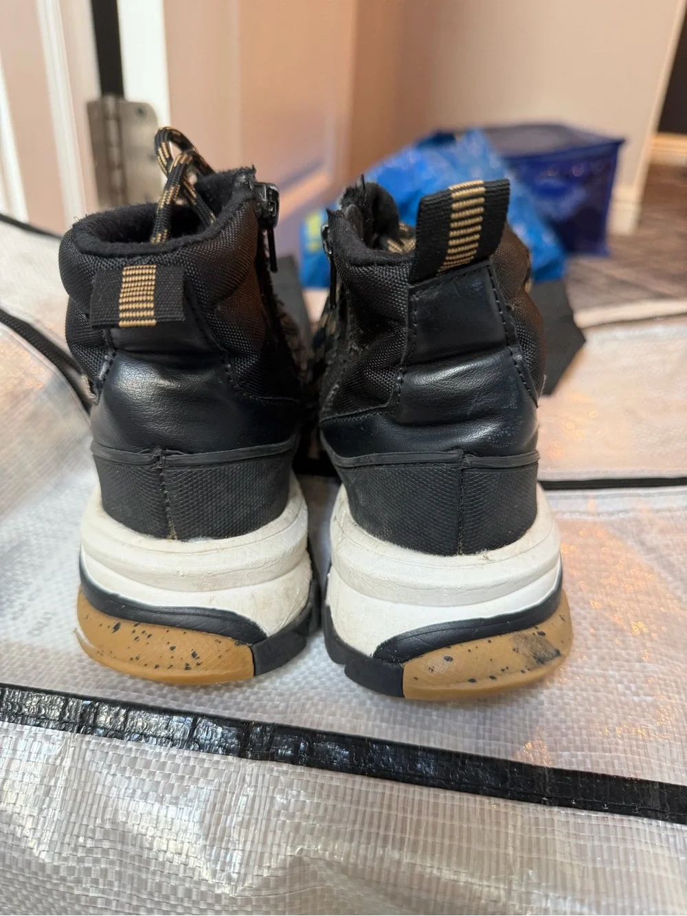Zara Black High-Top Casual Sneakers with Contrasting White Midsole